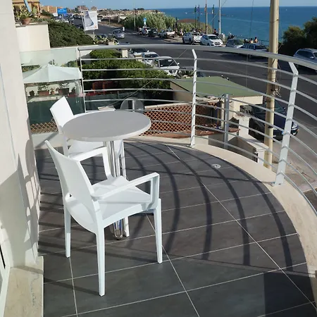 Отель L'approdo Анцио