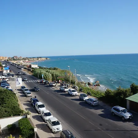 Отель L'approdo 3*