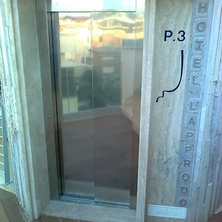 L'approdo Отель 3*