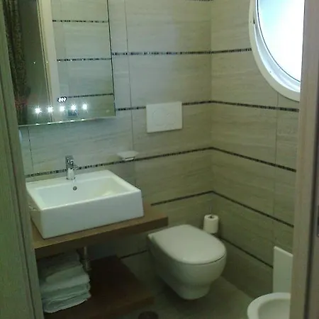 L'approdo Отель 3*