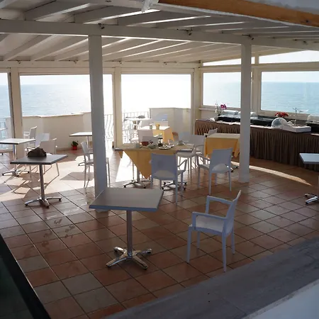 L'approdo Hotel 3*